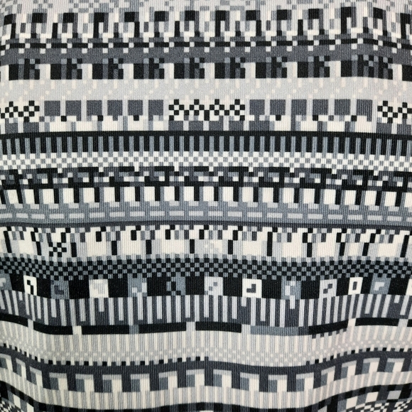 Nike Women's Black and White Geometric Hoodie - Picture 6 of 11